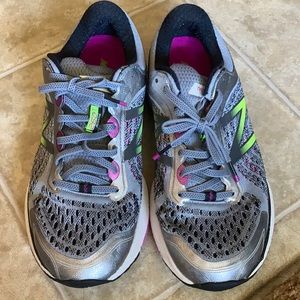 New Balance 1260 v7: Size 8.5 2E